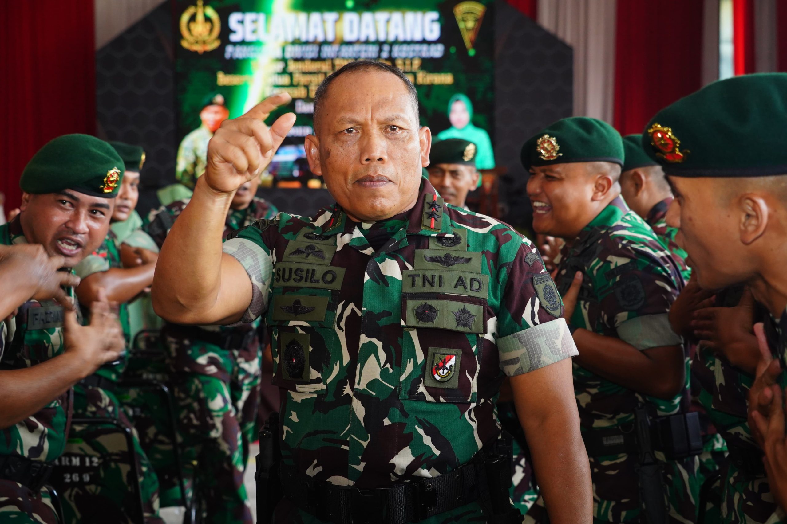 Jaga Kehormatan Satuan !!! Pangdivif 2 Kostrad Mayjen TNI Susilo Lakukan Kunjungan Kerja ke Satuan Yonif 501 dan Yonarmed 12 di Jawa Timur