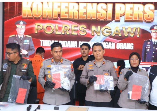 Polres Ngawi Berhasil Ungkap Kasus TPPO Dalih Adopsi 4 Tersangka Diamankan