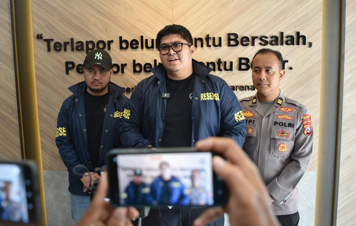 *Polres Gresik Amankan Tersangka Pengedar Serbuk Petasan Asal Trenggalek*